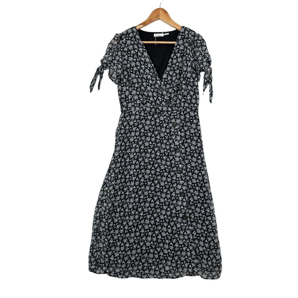 Blu Pepper Womens Dress Medium Floral Black White Lined V-Neck Knee Length‎